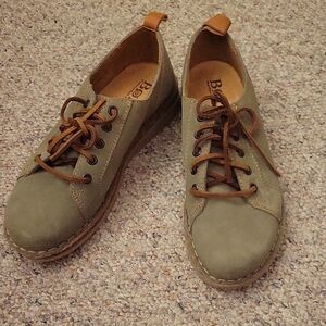 Born Olive Green Leather Lace-Up Flats with Tan Accents. Brand new, never worn.
